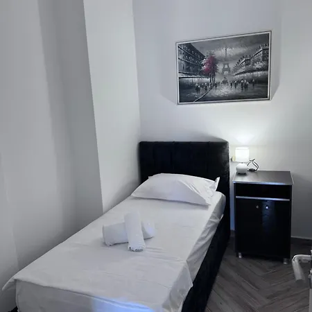 Guest Pro Albania Apartment *